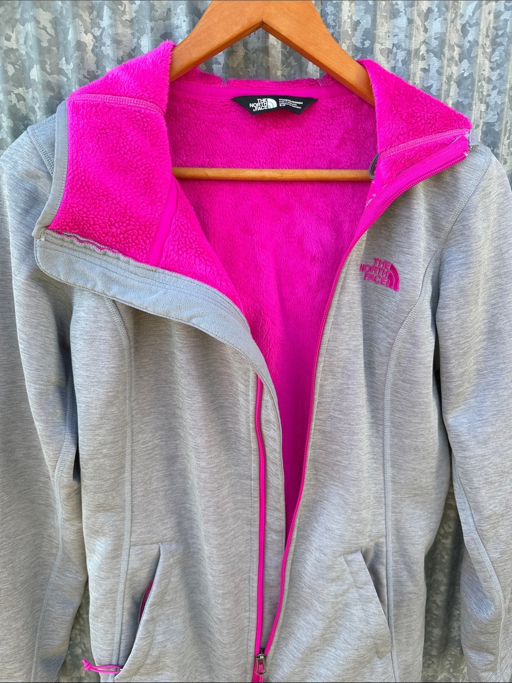 The North Face Gray Heathered Full-Zip Hooded Jacket with Bright Pink Contrast
